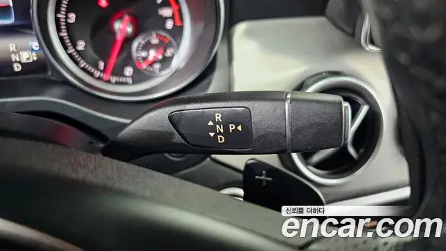 Mercedes-Benz GLA-Class 2019 — Photo 3/20