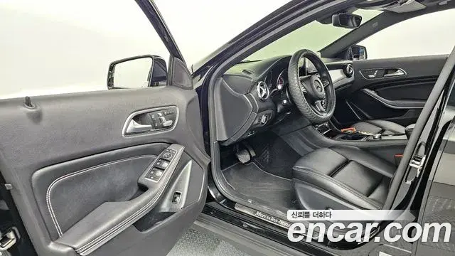Mercedes-Benz GLA-Class 2019 — Photo 1/20