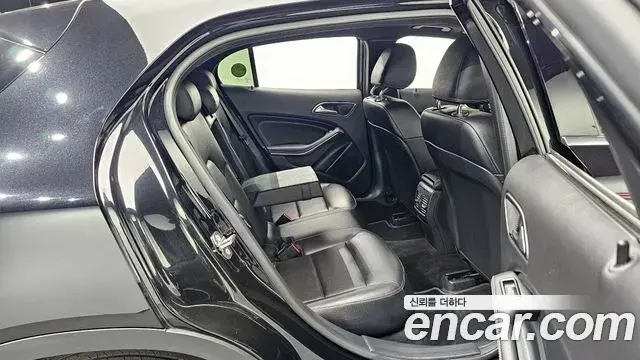 Mercedes-Benz GLA-Class 2019 — Photo 19/20