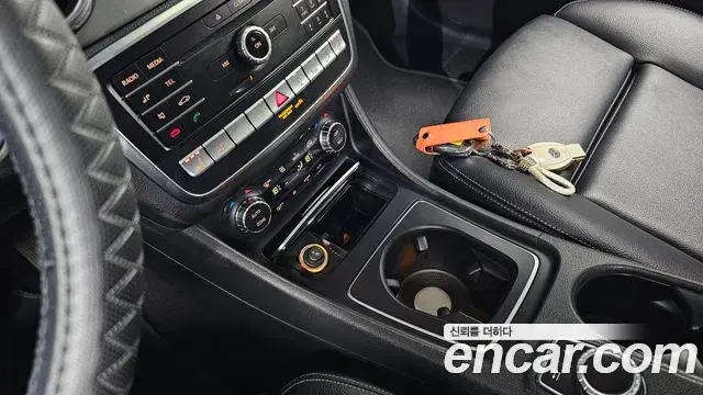 Mercedes-Benz GLA-Class 2019 — Photo 15/20