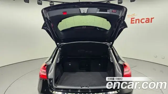 Mercedes-Benz GLA-Class 2019 — Photo 14/20