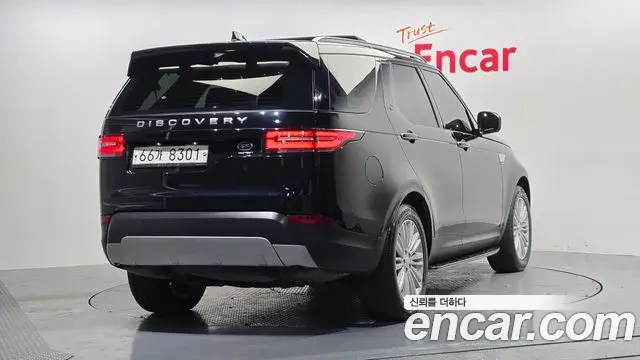 Land Rover Discovery 5 2018 — Photo 15/20