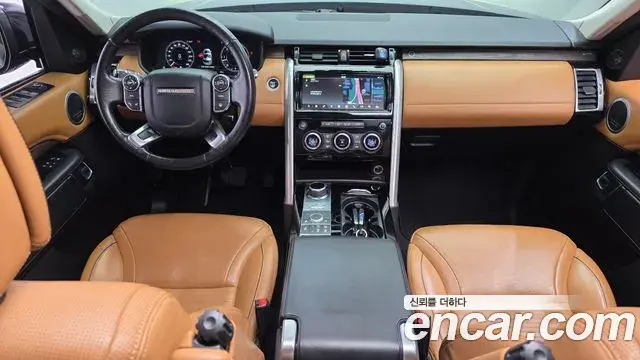 Land Rover Discovery 5 2018 — Photo 8/20