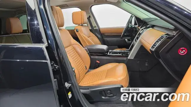 Land Rover Discovery 5 2018 — Photo 12/20