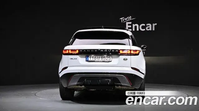 Land Rover Range Rover Velar 2023 — Фото 3/20