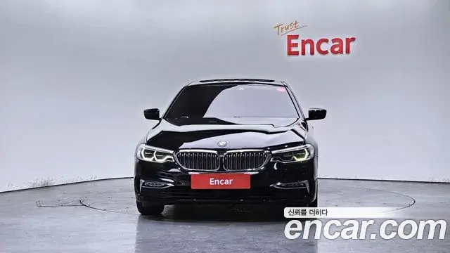 BMW 5 Series 2018 — Photo 14/20