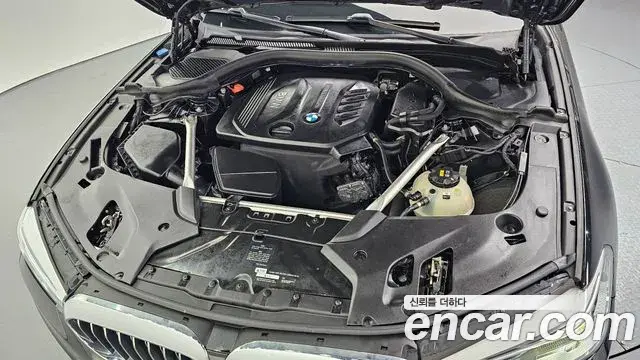 BMW 5 Series 2018 — Photo 16/20