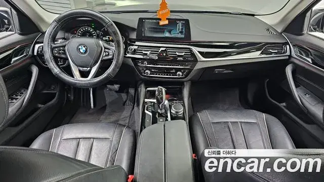 BMW 5 Series 2018 — Photo 3/20