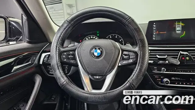 BMW 5 Series 2018 — Photo 10/20