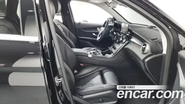 Mercedes-Benz GLC-Class 2019 — ფოტო 13/20