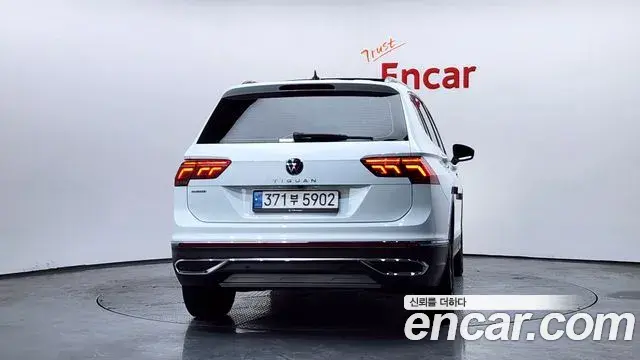 Volkswagen Tiguan Allspace 2022 — Photo 7/20