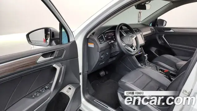 Volkswagen Tiguan Allspace 2022 — Photo 10/20