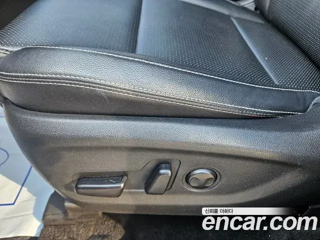 Kia Sportage The Bold 2020 — ფოტო 11/20