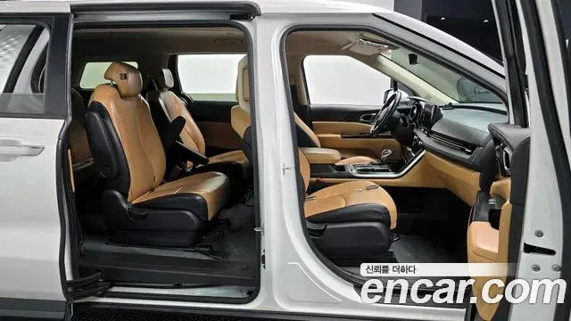 Kia Carnival 2022 — Фото 10/20
