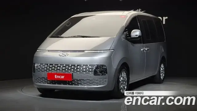 Hyundai Staria 2021 — Фото 1/20