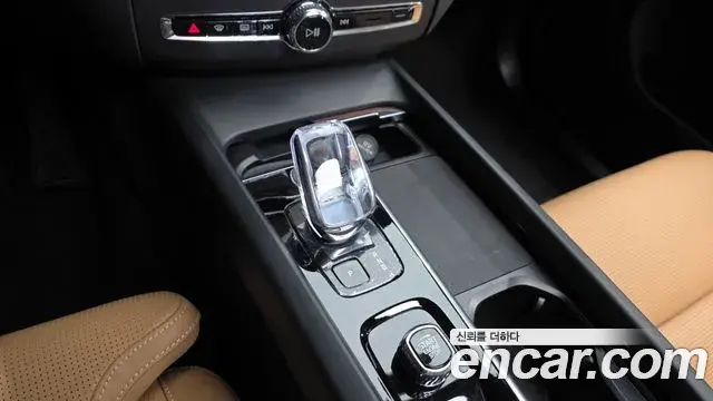 Volvo XC60 2024 — Şəkil 8/20
