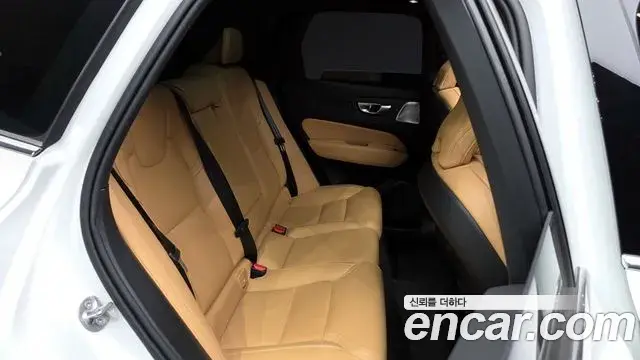 Volvo XC60 2024 — Şəkil 9/20