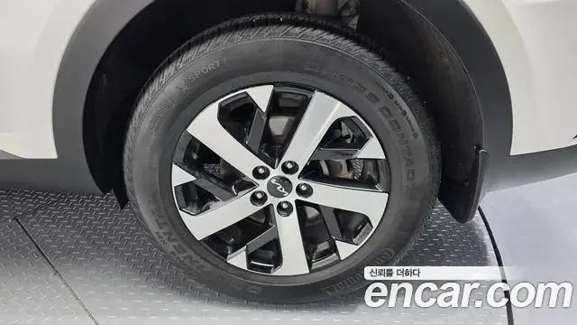 Kia Sorento 2021 — Фото 5/20