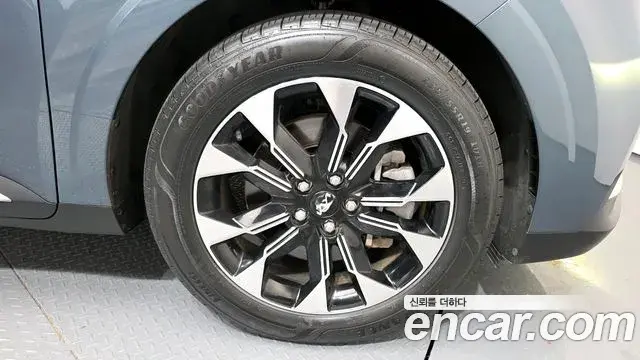 Kia Carnival 2022 — Фото 5/20