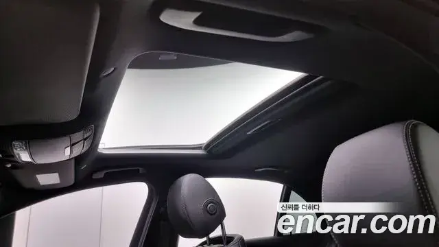 Mercedes-Benz E-Class 2021 — Photo 6/20