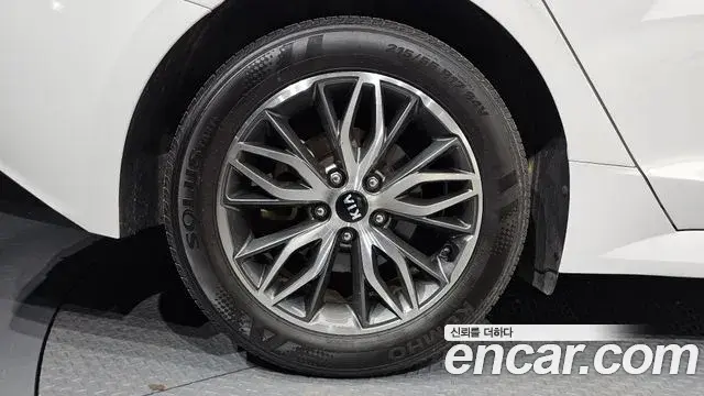 Kia K5 2021 — Şəkil 13/20