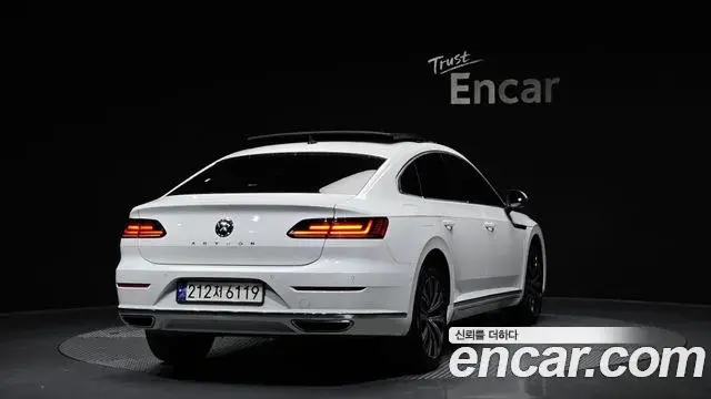 Volkswagen Arteon 2019 — Şəkil 12/20