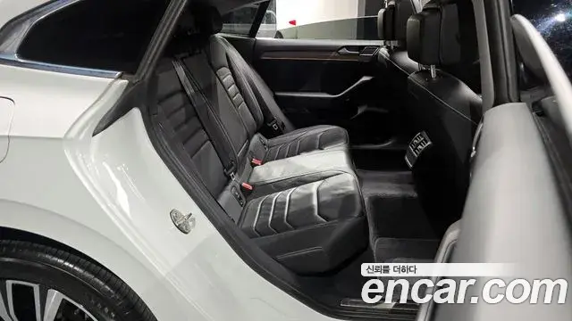 Volkswagen Arteon 2019 — Şəkil 16/20