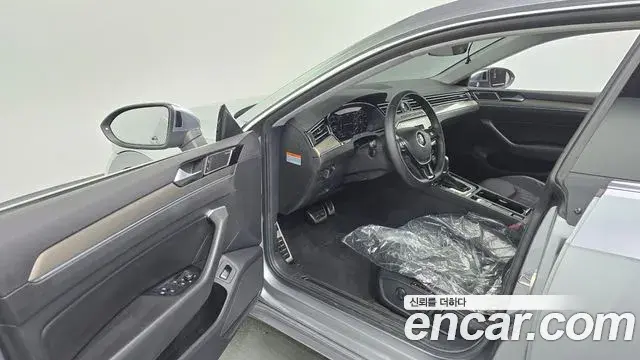 Volkswagen Arteon 2018 — Şəkil 8/20
