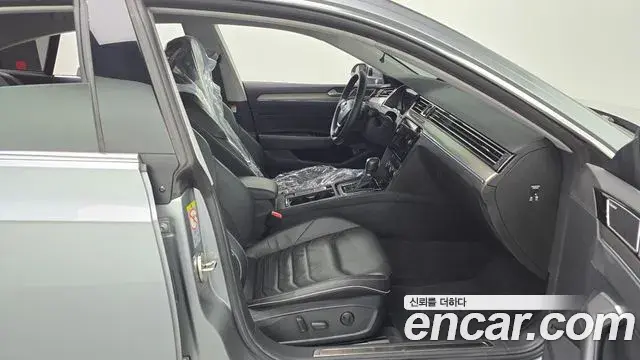 Volkswagen Arteon 2018 — Şəkil 12/20