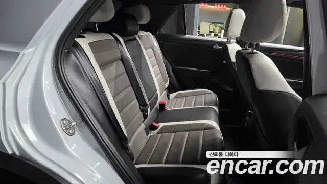 Volkswagen T-Roc 2021 — Şəkil 14/20