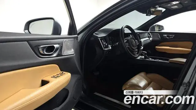 Volvo V60 Cross Country 2020 — ფოტო 5/20