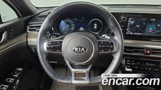 Kia K5 2020 — ფოტო 14/20