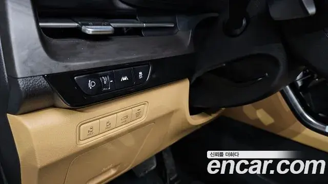 Kia Carnival 2022 — Фото 18/20