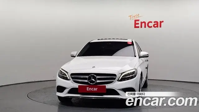 Mercedes-Benz C-Class 2020 — Photo 18/20