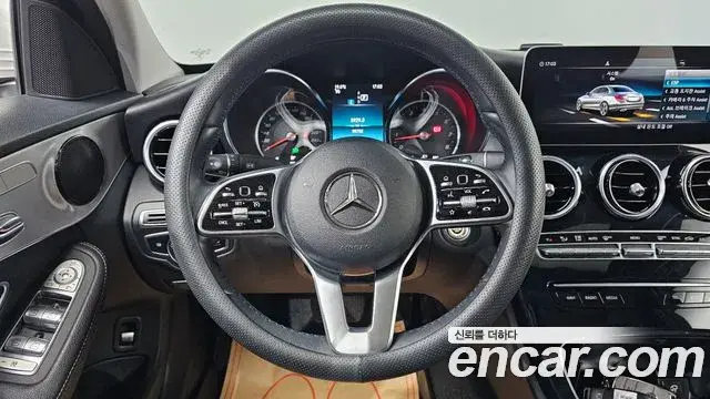 Mercedes-Benz C-Class 2020 — Photo 19/20