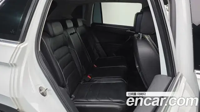 Volkswagen Tiguan 2020 — ფოტო 9/20