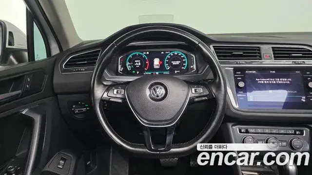 Volkswagen Tiguan 2020 — ფოტო 20/20