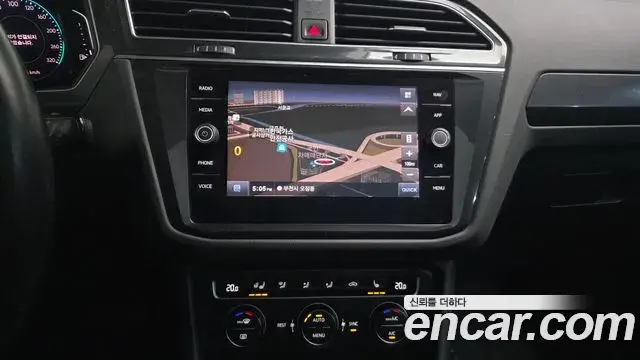 Volkswagen Tiguan 2020 — ფოტო 12/20