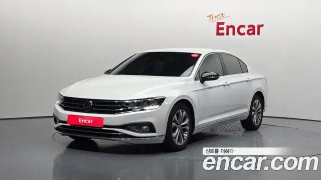 Volkswagen Passat GT 2022 — Photo 4/20