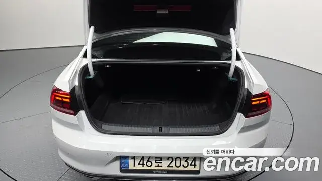 Volkswagen Passat GT 2022 — Photo 6/20