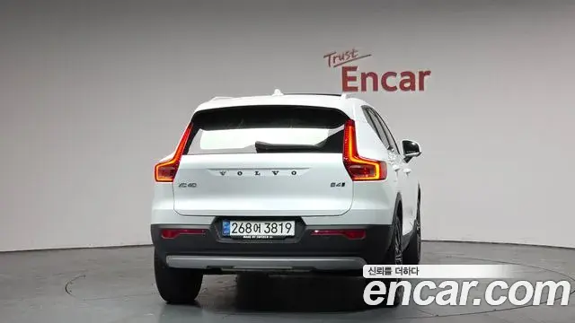 Volvo XC40 2020 — ფოტო 15/20