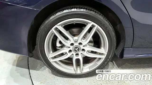 Mercedes-Benz CLA-Class 2018 — Şəkil 18/20