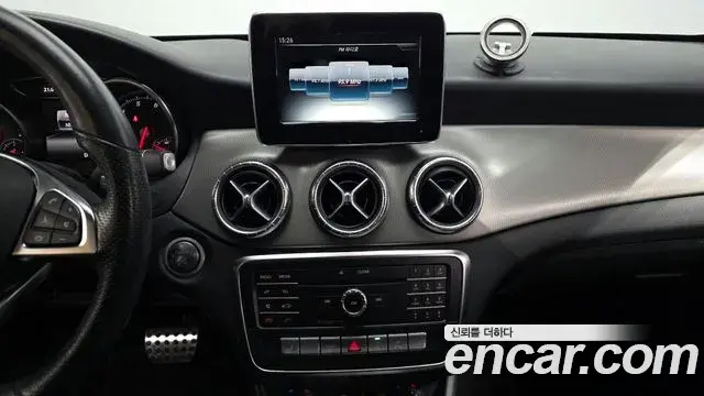 Mercedes-Benz CLA-Class 2018 — Şəkil 17/20