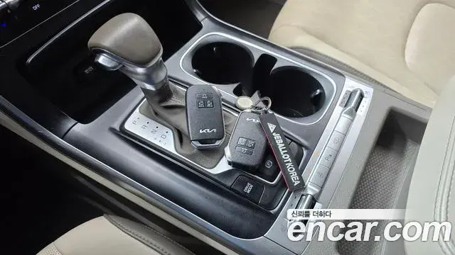 Kia Carnival 2023 — Фото 9/20