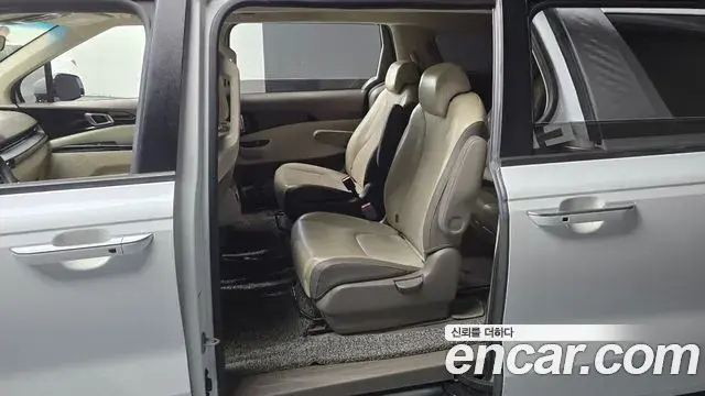 Kia Carnival 2023 — Фото 11/20