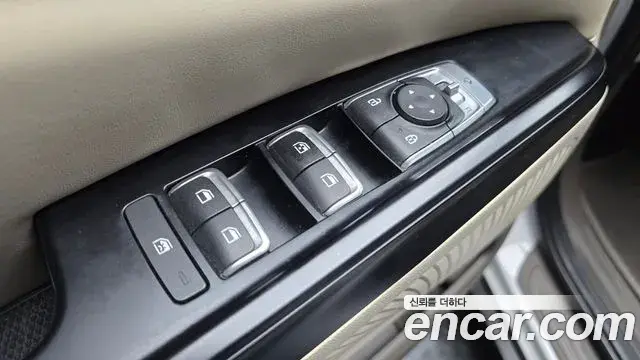 Kia Carnival 2023 — Фото 14/20