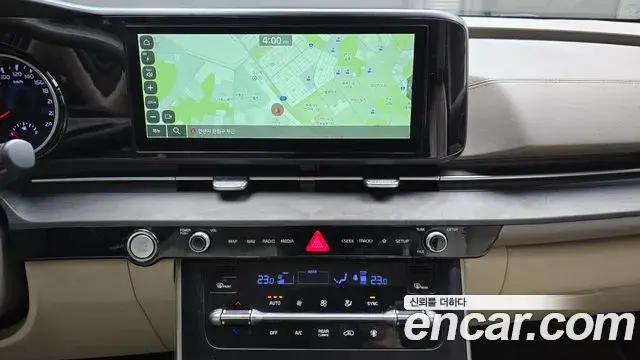 Kia Carnival 2023 — Фото 17/20