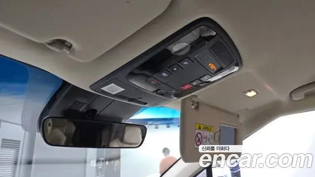 Kia Carnival 2023 — Фото 18/20
