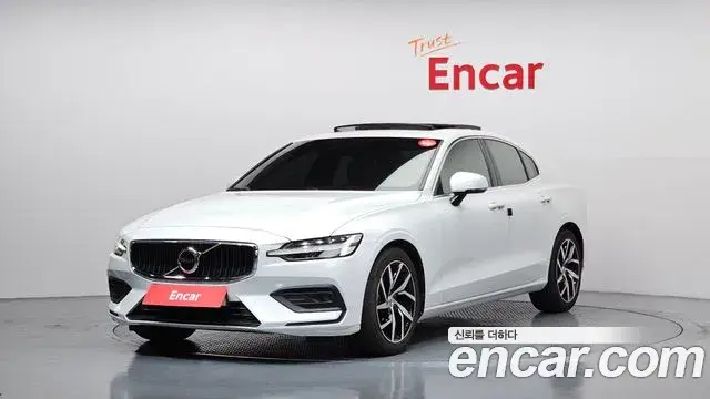 Volvo S60 2020 — Фото 1/20