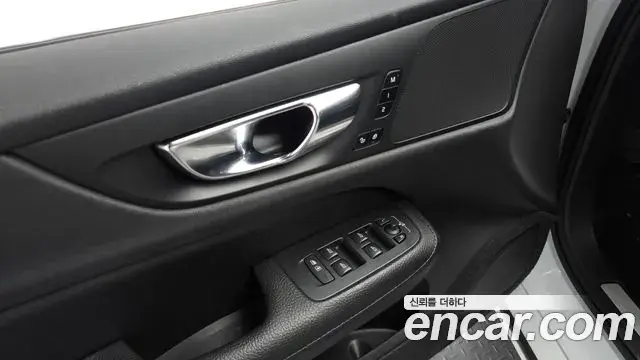Volvo S60 2020 — Фото 18/20